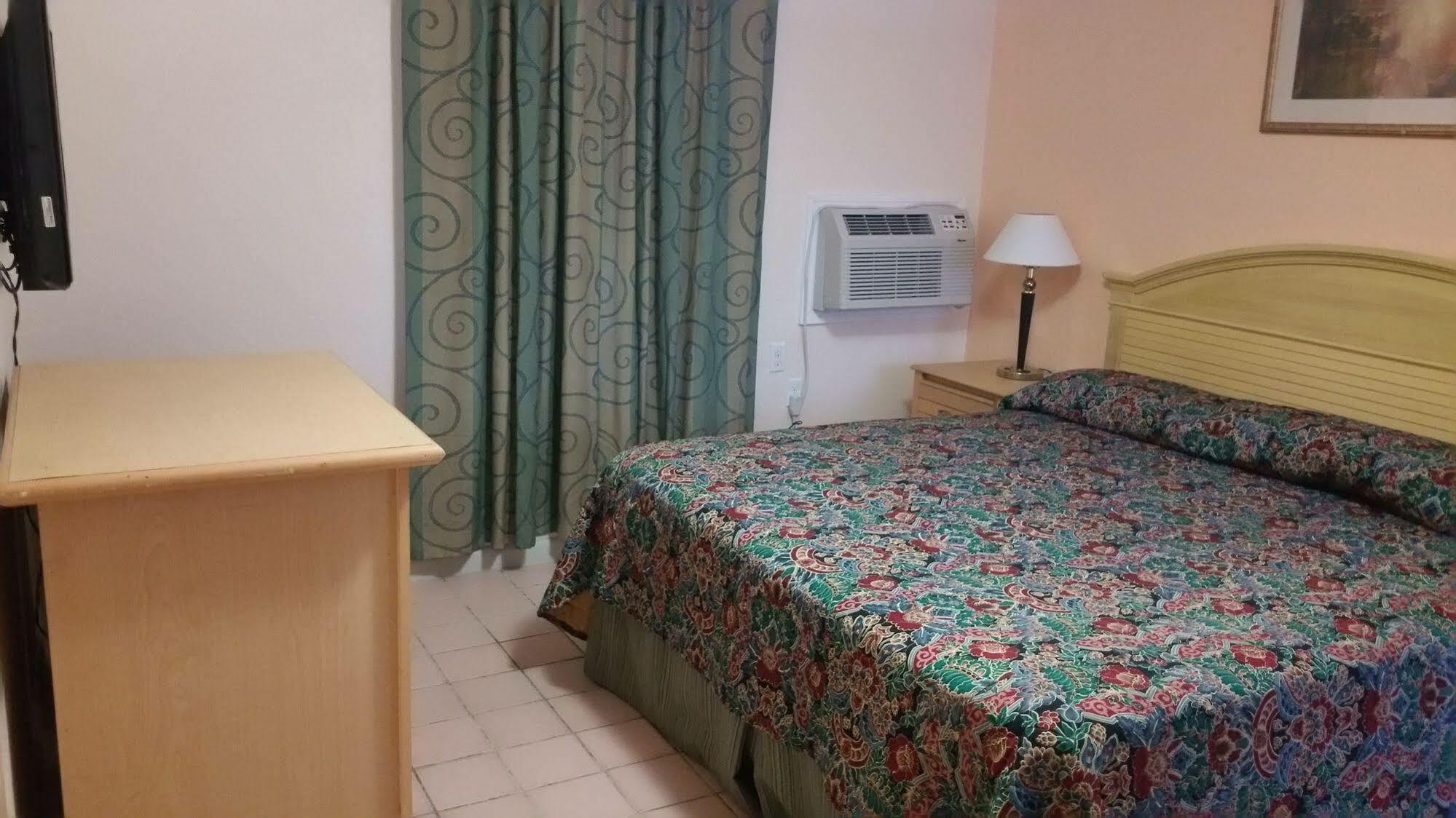 Travelers Inn - Clearwater Kültér fotó
