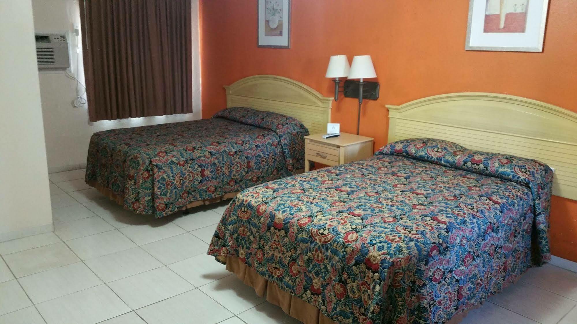 Travelers Inn - Clearwater Kültér fotó