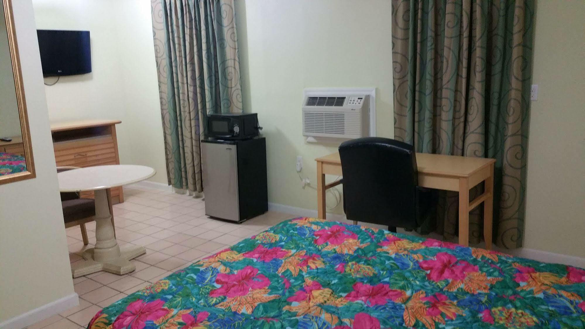 Travelers Inn - Clearwater Kültér fotó